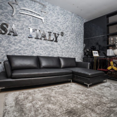 Locano [Italian Top Grain Leather Sofa | Sleek Lines & Modern Elegance]
